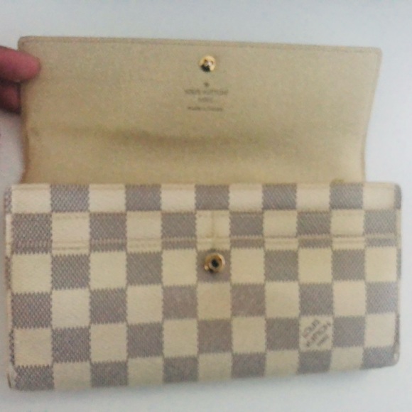 Louis Vuitton authentic wallet - Picture 6 of 11